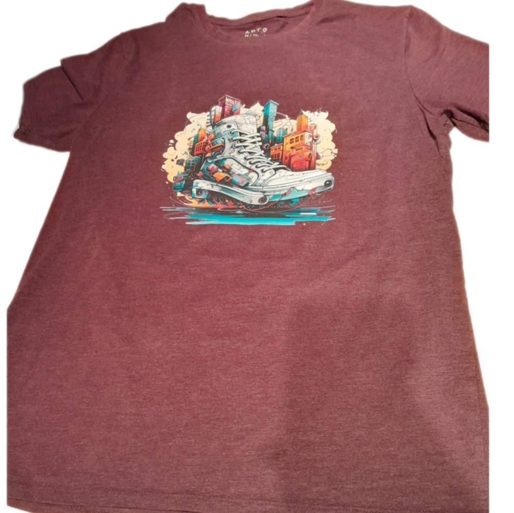 Sneaker City graphic Tshirt- One of a kind - Picture 6 of 7